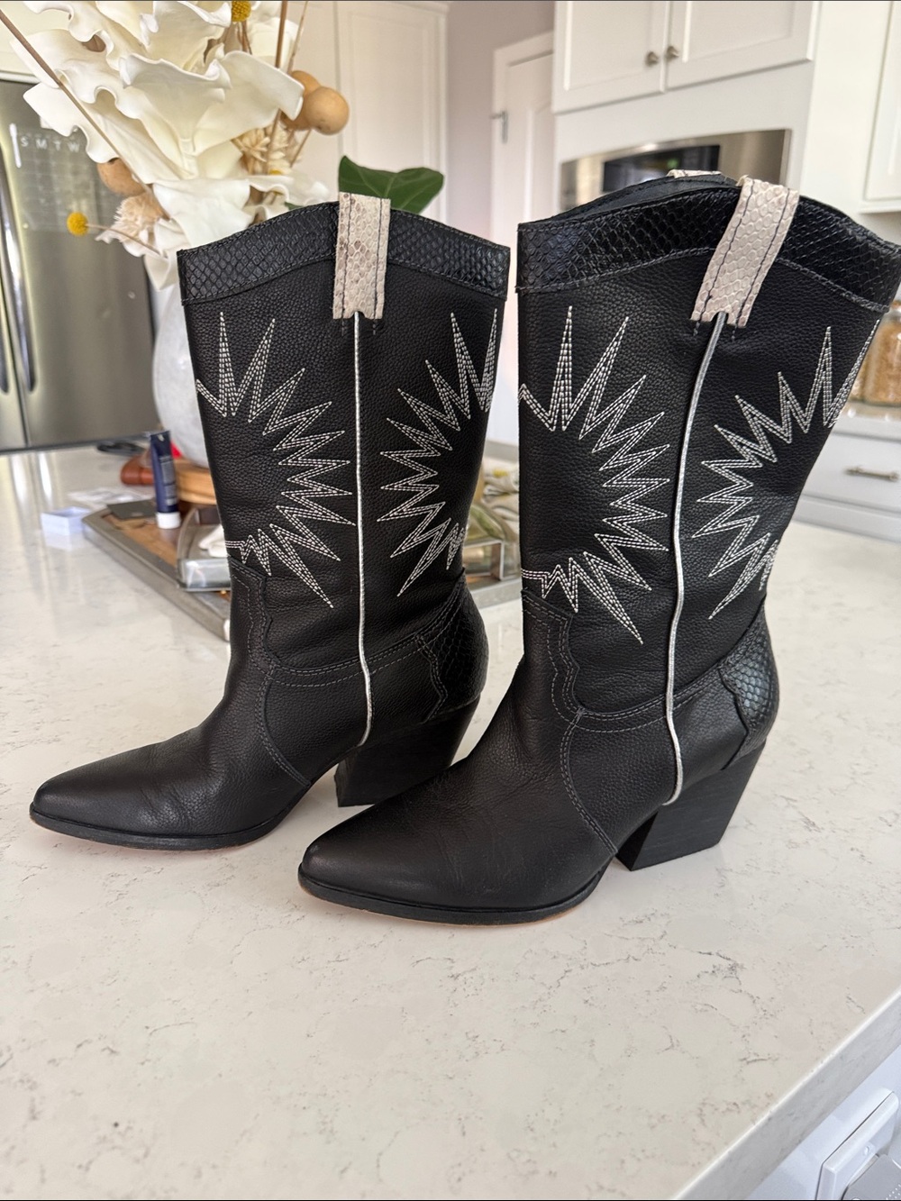 Dolce Vita Black Western Heeled Boots with Cream Pull Tabs Size 7